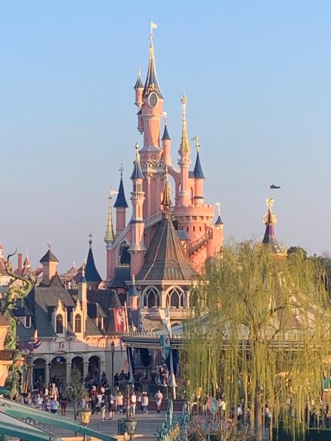 Studio Disneyland Paris Holidays Монтеврен Екстериор снимка