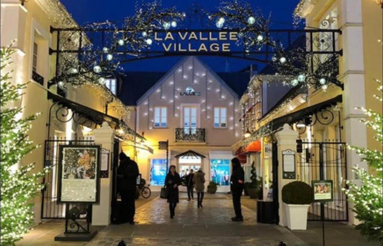 Studio Disneyland Paris Holidays Монтеврен Екстериор снимка