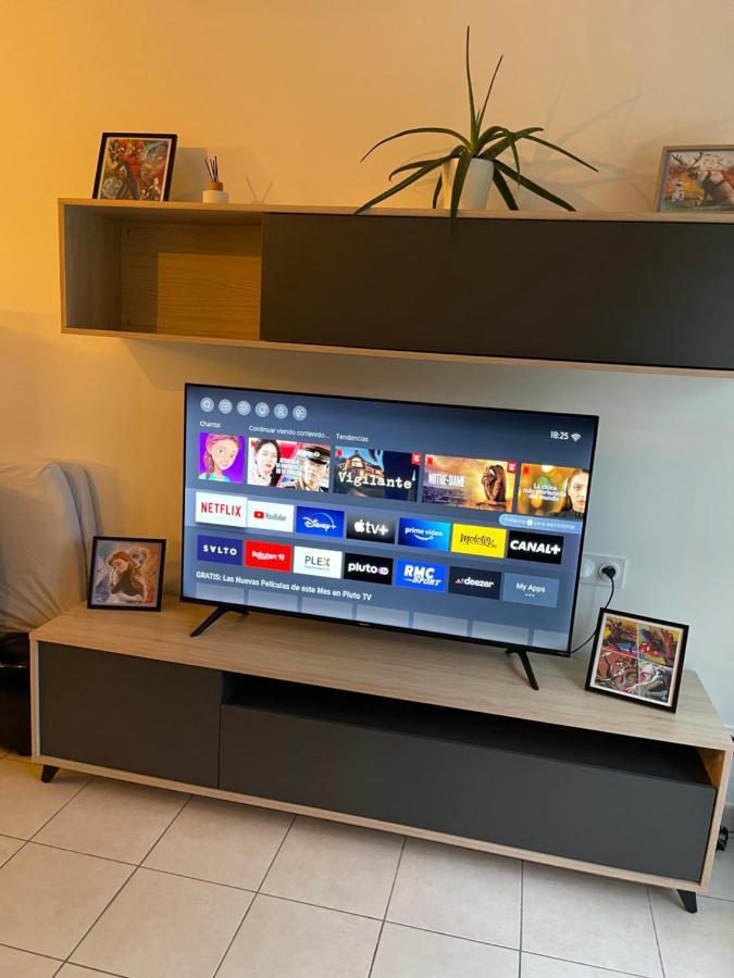 Studio Disneyland Paris Holidays Монтеврен Екстериор снимка