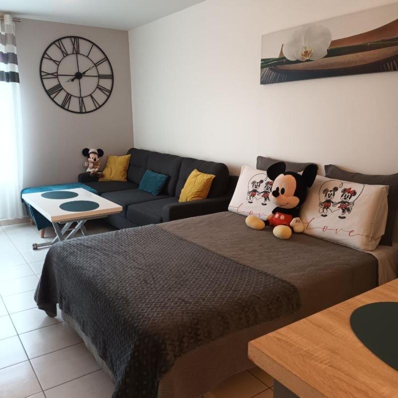 Studio Disneyland Paris Holidays Монтеврен Екстериор снимка